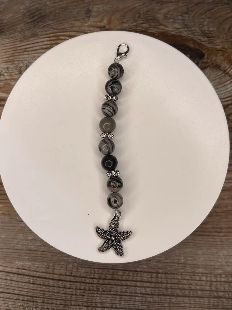 Grey starfish keychain — handmade keychain by Beadiverse