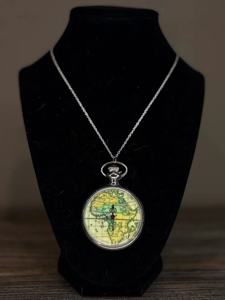 The compass necklace 2