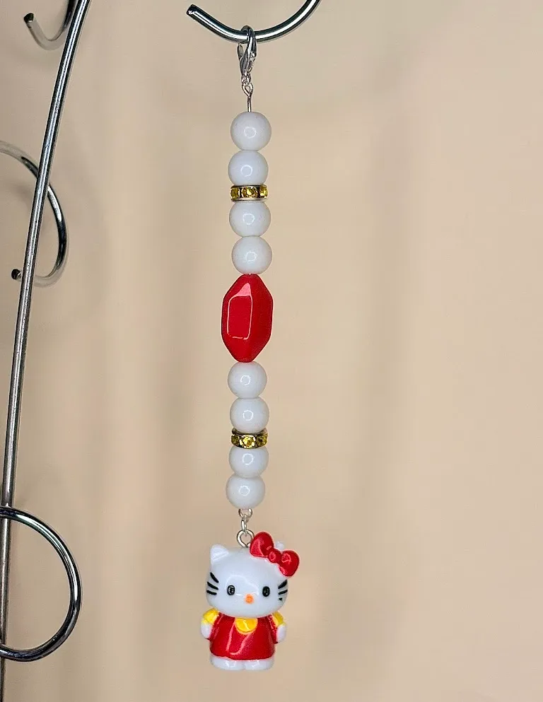 Hello Kitty keychain — handmade keychain by Beadiverse