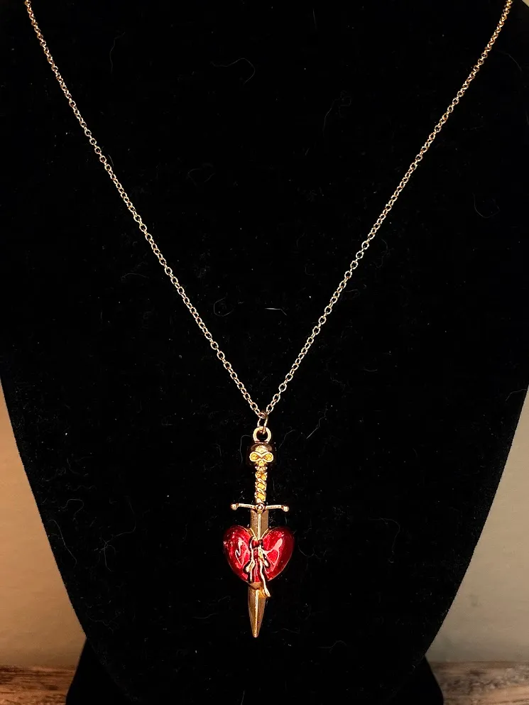 Fatal romance necklace — handmade necklace by Beadiverse