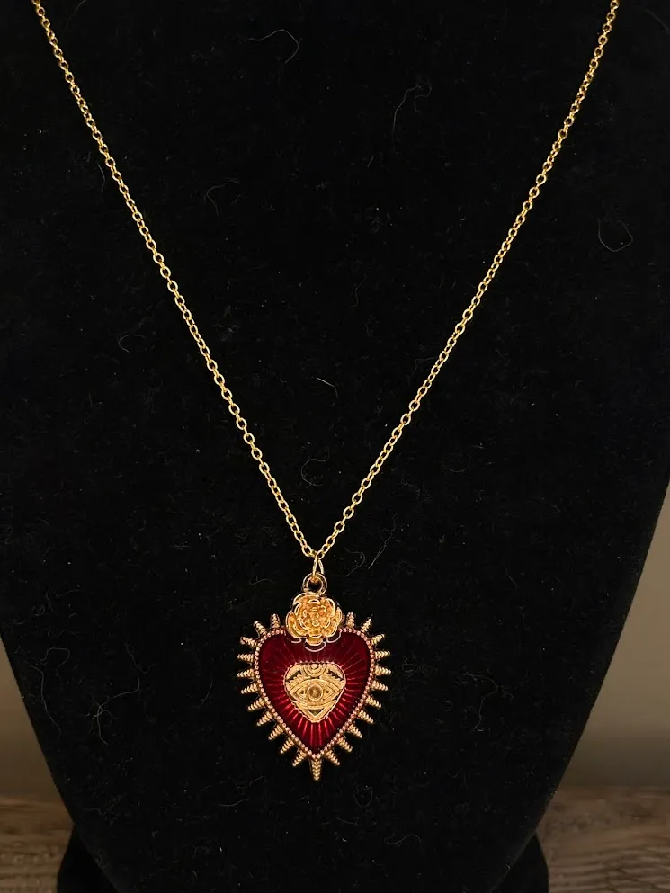 Watchfull heart necklace — handmade necklace by Beadiverse