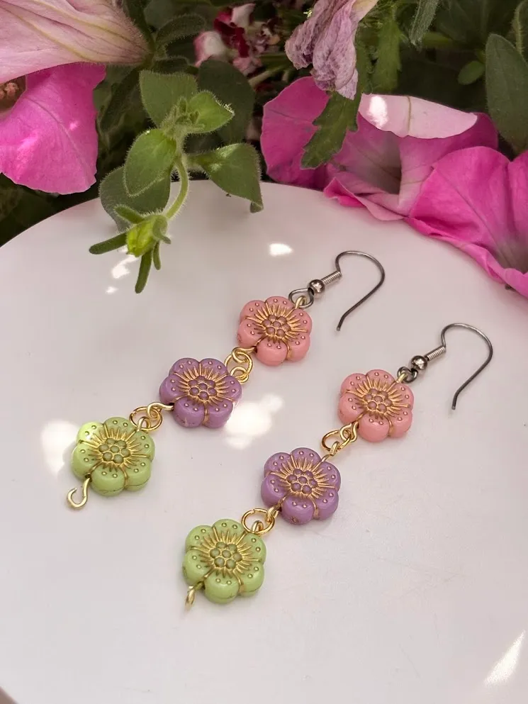 Pastel petal earrings — handmade earrings by Beadiverse