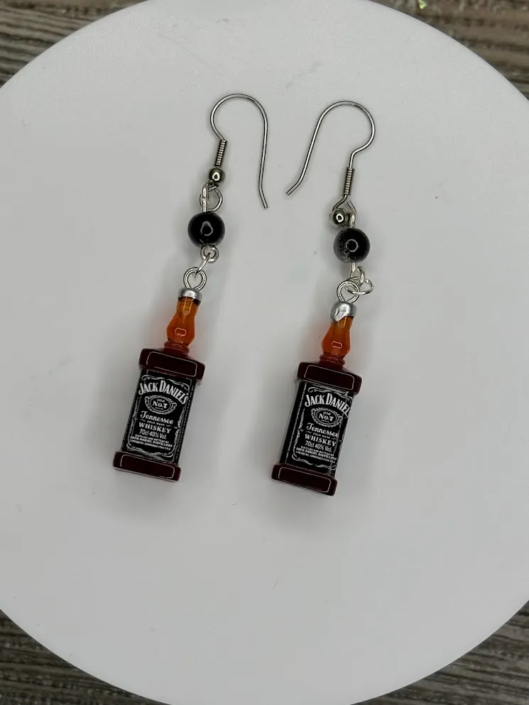 Jack Daniel's whisky earrings — handmade earrings by Beadiverse