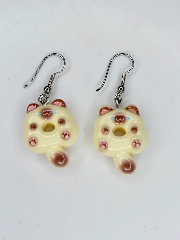 Tippi cat earrings — handmade earrings by Beadiverse