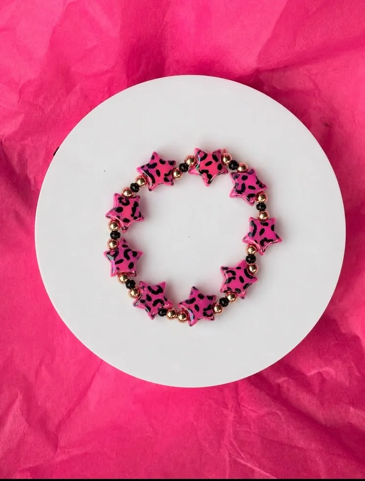 Pink leopard bracelet — handmade bracelet by Beadiverse