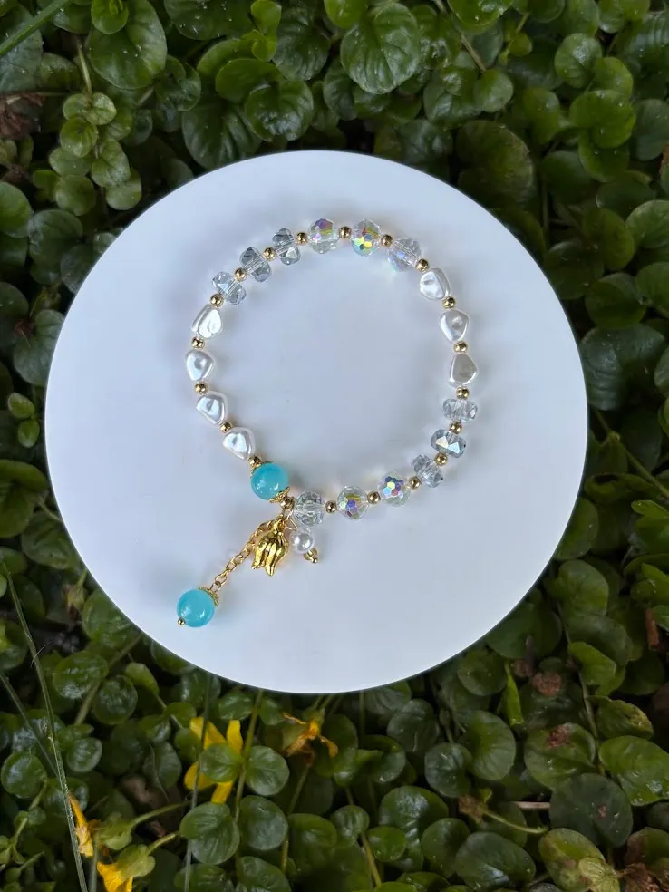 Blue bell bracelet — handmade bracelet by Beadiverse