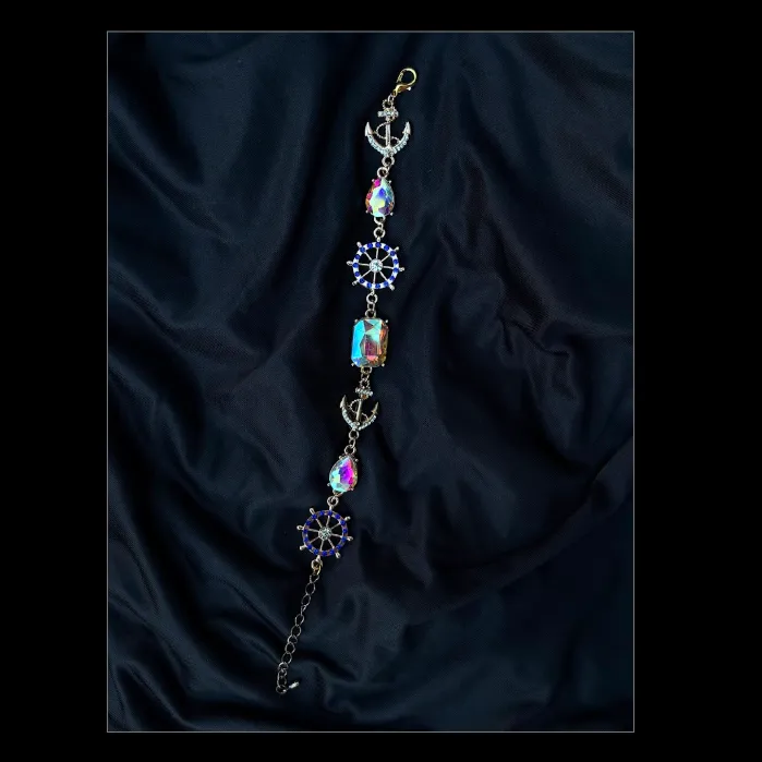 Deep blue treasure bracelet — handmade bracelet by Beadiverse