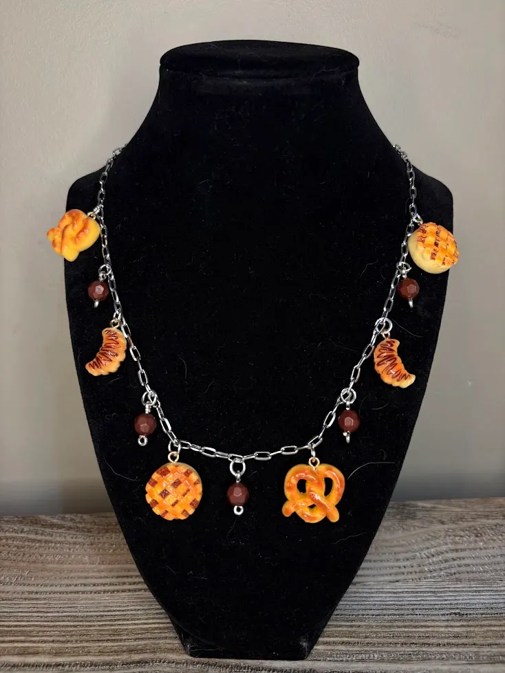 Bread head necklace — handmade necklace by Beadiverse