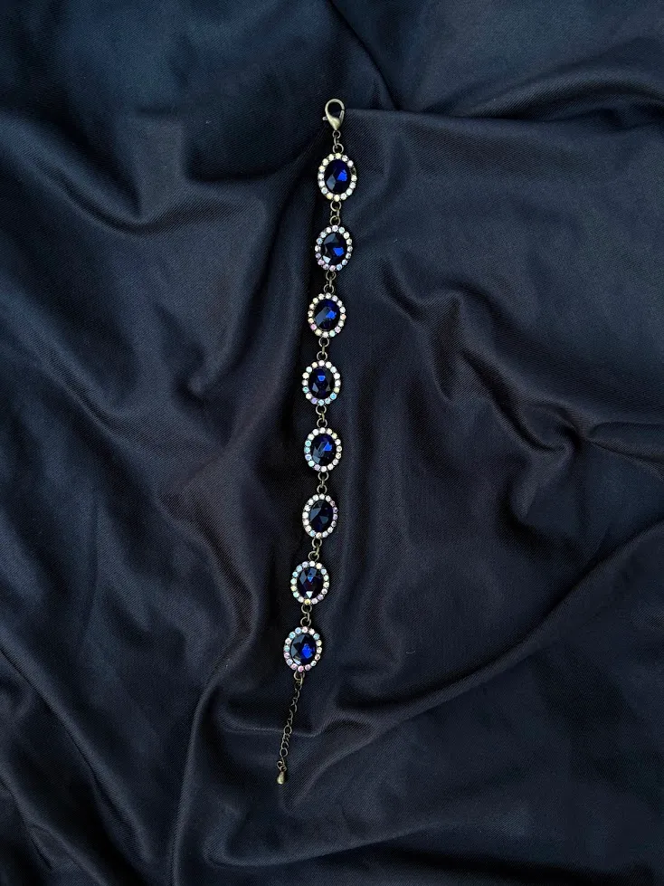 Midnight Majesty bracelet — handmade bracelet by Beadiverse
