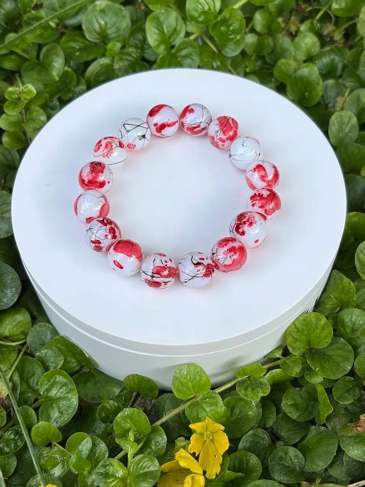Scarlet Scribbles — handmade bracelet by Beadiverse